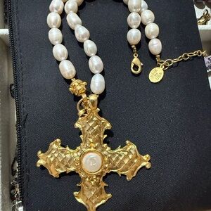 Elegant Gold and Pearl Cross Necklace